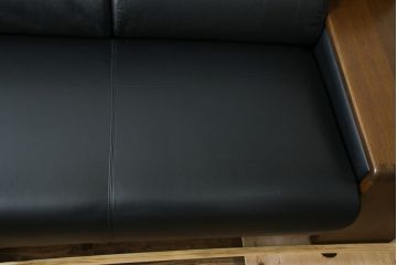 中古　美品　展示品　CONDE HOUSE(カンディハウス)　BOLS(ボルス)　本革(レザー)　個性が光るモダンデザインの2人掛けソファ(アームソファ、2P)(定価約76万円)(R-083926)