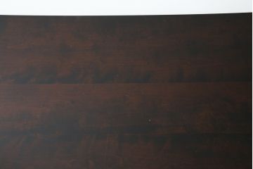 中古　北海道民芸家具　深みのある色合いとクラシカルな雰囲気が魅力的なダイニングテーブル(6人掛け、4人掛け、食卓)(R-083927)