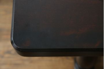 中古　北海道民芸家具　深みのある色合いとクラシカルな雰囲気が魅力的なダイニングテーブル(6人掛け、4人掛け、食卓)(R-083927)