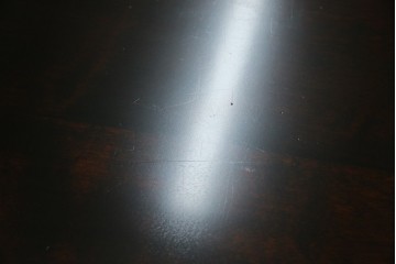 中古　北海道民芸家具　深みのある色合いとクラシカルな雰囲気が魅力的なダイニングテーブル(R-083927)