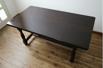 中古　北海道民芸家具　深みのある色合いとクラシカルな雰囲気が魅力的なダイニングテーブル(R-083927)