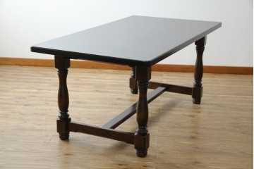 中古　北海道民芸家具　深みのある色合いとクラシカルな雰囲気が魅力的なダイニングテーブル(R-083927)