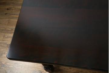 中古　北海道民芸家具　深みのある色合いとクラシカルな雰囲気が魅力的なダイニングテーブル(R-083927)