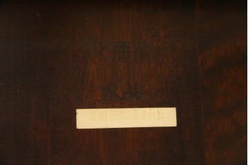 中古　北海道民芸家具　深みのある色合いとクラシカルな雰囲気が魅力的なダイニングテーブル(R-083927)