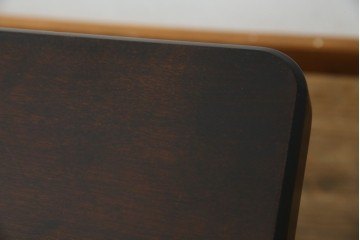 中古　北海道民芸家具　深みのある色合いとクラシカルな雰囲気が魅力的なダイニングテーブル(R-083927)