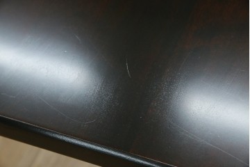 中古　北海道民芸家具　深みのある色合いとクラシカルな雰囲気が魅力的なダイニングテーブル(R-083927)