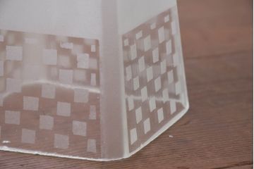 和製アンティーク　市松模様が目を引くペンダントライト(吊り下げ照明、天井照明、シェード、電笠)(R-083935)