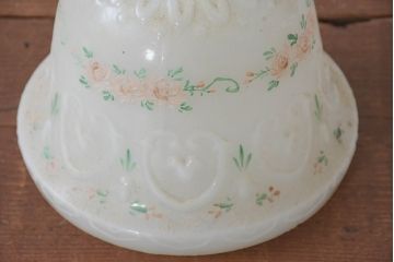 フランスアンティーク　柔らかな光に浮かぶ薔薇が優雅な時間を彩るペンダントライト(天井照明、吊り下げ照明、シェード、電笠)(R-083938)