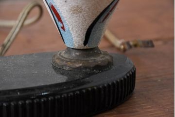 和製アンティーク　深みのある赤色が空間のアクセントになるテーブルスタンド(テーブルランプ、テーブルライト、スタンドライト、卓上照明)(R-083945)