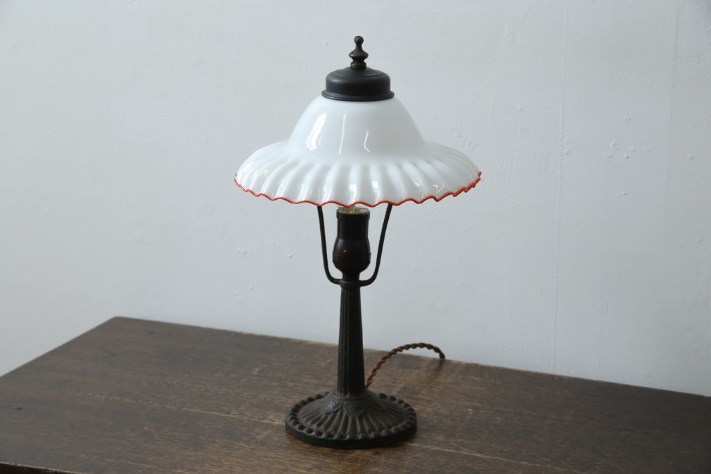 和製アンティーク　赤フリルが素敵!大正ロマンの雰囲気漂うテーブルスタンド　(R-083946)