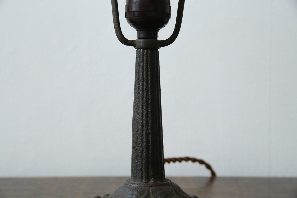 和製アンティーク　赤フリルが素敵!大正ロマンの雰囲気漂うテーブルスタンド　(R-083946)