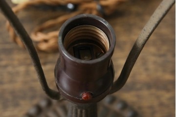 和製アンティーク　赤フリルが素敵!大正ロマンの雰囲気漂うテーブルスタンド　(R-083946)