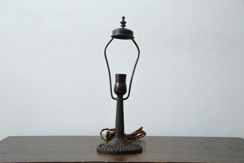 和製アンティーク　赤フリルが素敵!大正ロマンの雰囲気漂うテーブルスタンド　(R-083946)