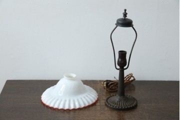 和製アンティーク　赤フリルが素敵!大正ロマンの雰囲気漂うテーブルスタンド　(R-083946)