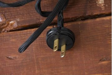 和製アンティーク　シンプルな造形で重厚感漂うグリーンシェードのテーブルスタンド(テーブルランプ、卓上照明、テーブルライト、スタンドライト、デスクスタンド)(R-083948)