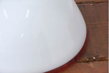 《引っ掛けシーリング式ペンダントライト加工費込み》　和製アンティーク　白×赤のアクセントがレトロで可愛らしいぺンダントライト(天井照明カバー、吊り下げ照明、シェード、電笠)(R-083959)