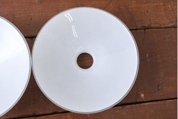 《引っ掛けシーリング式ペンダントライト加工費込み》　ヨーロッパビンテージ　乳白色のシンプルな電笠2個セット(ペンダントライト、平笠、天井照明、吊り下げ照明、シェード、ヴィンテージ)(R-083960)
