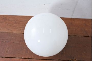 《天井・壁付け照明加工費込み》　和製アンティーク　球体型　レトロな丸いフォルムが可愛らしいウォールライト(天井照明、壁付け照明、シーリングライト)(R-083967)