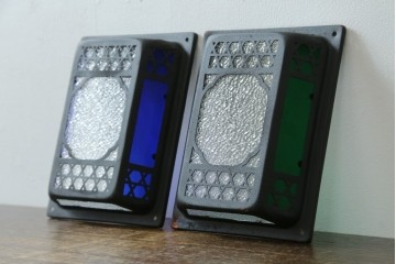 和製アンティーク　ノスタルジックな色ガラス入り照明カバー2個セット　(R-083981)