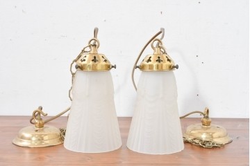 《引っ掛けシーリング式ペンダントライト加工費込み》　フランスヴィンテージ　輸入品　エレガントなゴールド色が映えるチェーン付きペンダントライト2個セット　(R-083984)