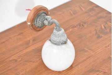 和製ヴィンテージ　植物のつるようなブラッケットの意匠が可愛らしいレトロなウォールライト　(R-083986)