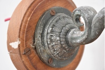 和製ヴィンテージ　植物のつるようなブラッケットの意匠が可愛らしいレトロなウォールライト　(R-083986)