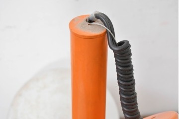 和製ヴィンテージ　アメリカンダイナーのようなミッドセンチュリー・スペースエイジデザインがおしゃれな3灯ペンダントライト　(R-083989)