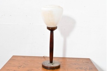 和製ヴィンテージ　東芝(TOSHIBA)製　ロゴマーク入り　レトロな木製テーブルスタンド　(R-083990)