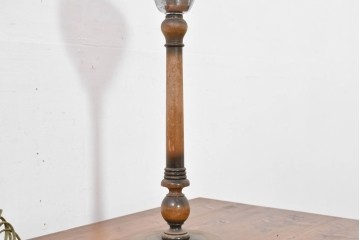 和製ヴィンテージ　クラシカルな挽き物脚の木製テーブルスタンド　(R-083991)