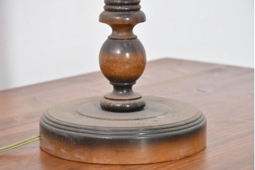 和製ヴィンテージ　クラシカルな挽き物脚の木製テーブルスタンド　(R-083991)