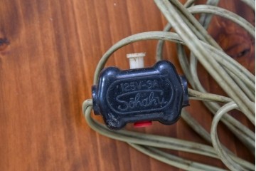 和製ヴィンテージ　クラシカルな挽き物脚の木製テーブルスタンド　(R-083991)