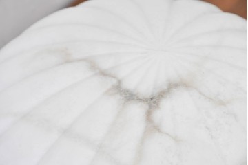 中古　業務用高級輸入品　本物の天然石(マーブルアラバスター)　シェルライン装飾のエレガントなハンギングライト　定価約30万円　(R-083992)