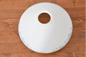 《引っ掛けシーリング式ペンダントライト加工費込み》　ヨーロッパヴィンテージ　柔らかな青花模様が愛らしいペンダントライト　(R-083994)