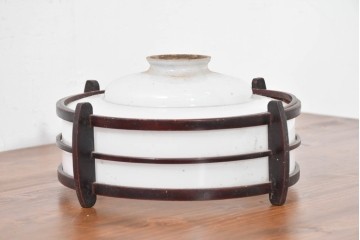 《引っ掛けシーリング式ペンダントライト加工費込み》　和製アンティーク　趣のある木製装飾のペンダントライト　(R-083996)