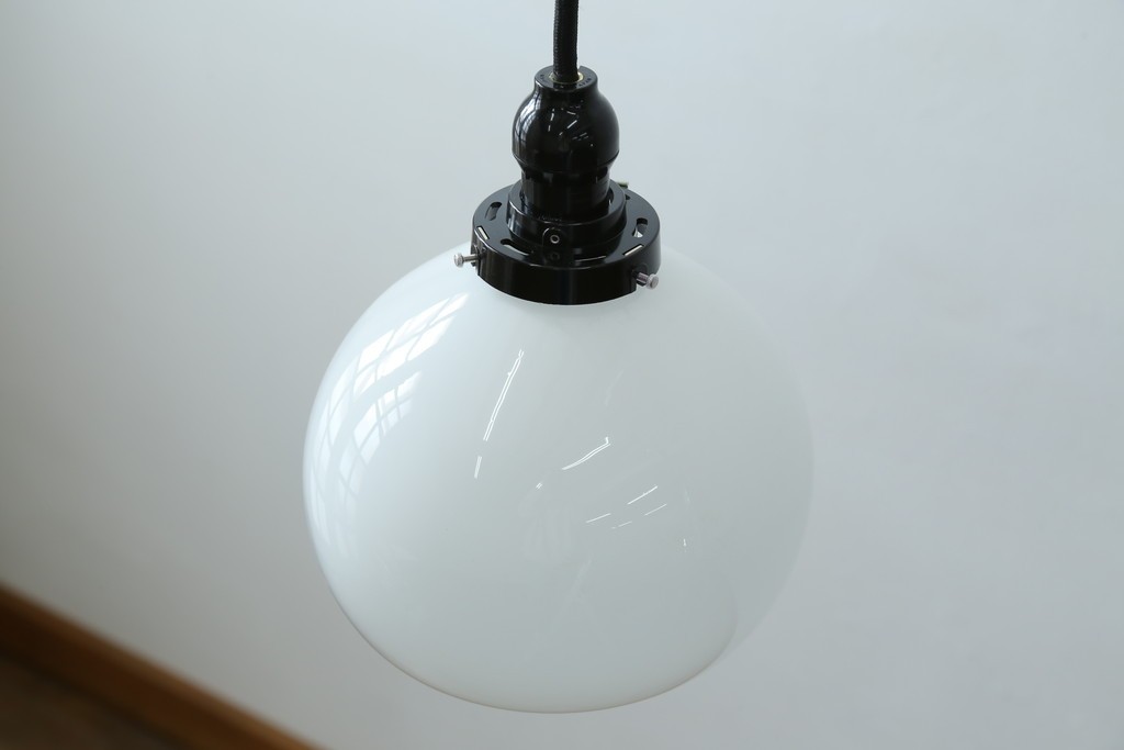 和製アンティーク　丸みを帯びたシンプルなガラスシェードのペンダントライト　(R-084001)