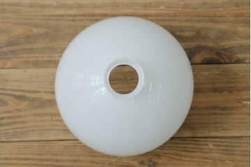 和製アンティーク　丸みを帯びたシンプルなガラスシェードのペンダントライト　(R-084001)