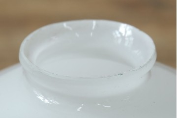 和製アンティーク　丸みを帯びたシンプルなガラスシェードのペンダントライト　(R-084001)