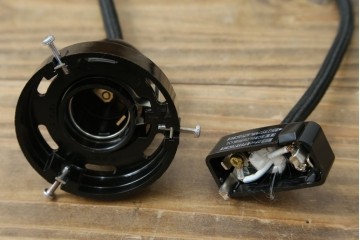 和製アンティーク　丸みを帯びたシンプルなガラスシェードのペンダントライト　(R-084001)