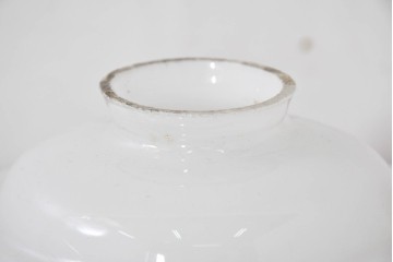 《引っ掛けシーリング式ペンダントライト加工費込み》　和製アンティーク　レトロな雰囲気あふれる乳白色ガラスのペンダントライト　(R-084007)