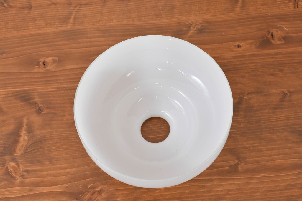 《引っ掛けシーリング式ペンダントライト加工費込み》　和製アンティーク　レトロな雰囲気あふれる乳白色ガラスのペンダントライト　(R-084007)