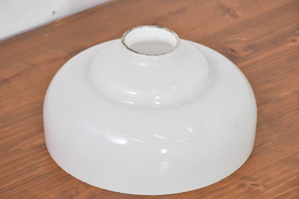 《引っ掛けシーリング式ペンダントライト加工費込み》　和製アンティーク　レトロな雰囲気あふれる乳白色ガラスのペンダントライト　(R-084007)