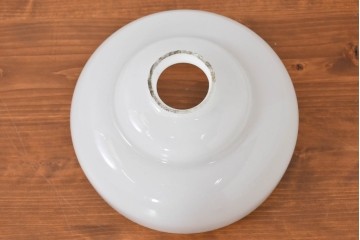 《引っ掛けシーリング式ペンダントライト加工費込み》　和製アンティーク　レトロな雰囲気あふれる乳白色ガラスのペンダントライト　(R-084007)