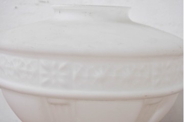 《引っ掛けシーリング式ペンダントライト加工費込み》　和製アンティーク　エンボス加工が施された光と影を美しく演出するクラシカルなペンダントライト　(R-084018)