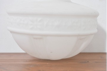 《引っ掛けシーリング式ペンダントライト加工費込み》　和製アンティーク　エンボス加工が施された光と影を美しく演出するクラシカルなペンダントライト　(R-084018)