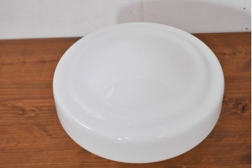 《引っ掛けシーリング式ペンダントライト加工費込み》　和製ヴィンテージ　乳白ガラスのやわらかなフォルムが美しいペンダントライト　(R-084025)