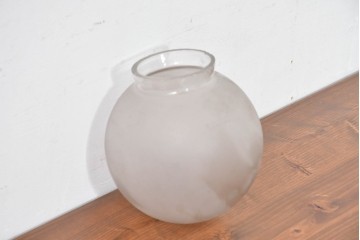 《引っ掛けシーリング式ペンダントライト加工費込み》　和製アンティーク　球体型　レトロなすりガラスのペンダントライト　(R-084030)