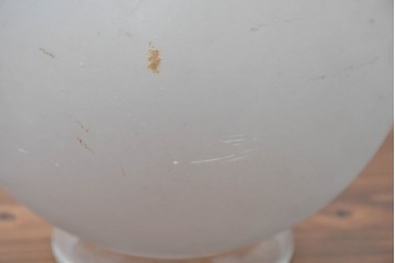 《引っ掛けシーリング式ペンダントライト加工費込み》　和製アンティーク　球体型　レトロなすりガラスのペンダントライト　(R-084030)