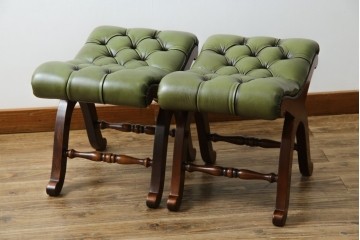 中古　超美品!!　スペイン製　バロッサバレンティ(VARO,S.A. VALENTI)　本革(レザー)　クラシカルな空間演出に活躍するオットマン2脚セット　セット定価約32万4千円相当　(R-084031)