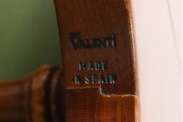 中古　超美品!!　スペイン製　バロッサバレンティ(VARO,S.A. VALENTI)　本革(レザー)　クラシカルな空間演出に活躍するオットマン2脚セット　セット定価約32万4千円相当　(R-084031)