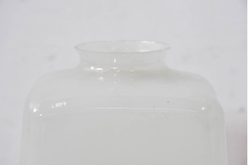 《引っ掛けシーリング式ペンダントライト加工費込み》　和製アンティーク　スクエア型　ミルクガラスのレトロなペンダントライト　(R-084034)